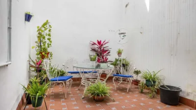 Piso en calle Teodosio photo 17