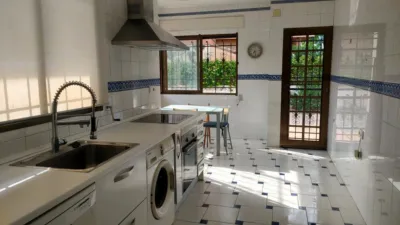 Detached Family Home in Urbanizaciones Cumbres de Calicanto-Manyes-Barbeta photo 9