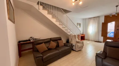 Chalet pareado en Carrer de la Figuera photo 2