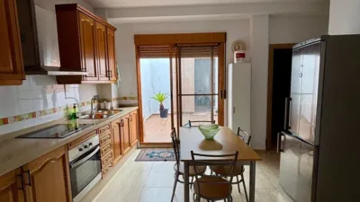 Chalet pareado en Carrer de la Figuera photo 3