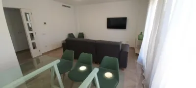 Chalet adosado en alquiler en Calle de la Amistad, Quart de Poblet de 1.980 €<span>/mes</span>