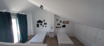 Chalet adosado en alquiler en Calle de la Amistad, Quart de Poblet de 2.150 €<span>/mes</span>