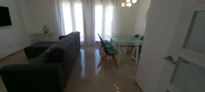 Chalet adosado en alquiler en Calle de la Amistad, Quart de Poblet de 2.150 €<span>/mes</span>