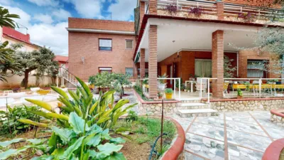 Chalet unifamiliar en venta en Carrer de Gómez Ferrer, cerca de Carrera de Cantarerías, Zona L'Ermita (Torrent) de 650.000 €