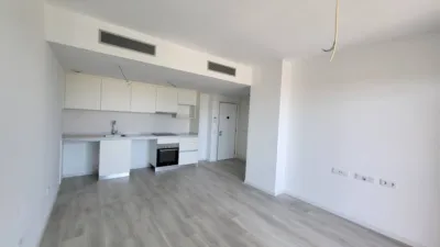 Piso en alquiler en Ciudad Ciencias, Fonteta de Sant Lluís (Distrito Quatre Carreres. València Capital) de 1.050 €<span>/mes</span>