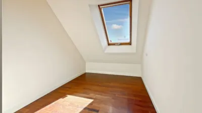 Dúplex en venta en Calle de Luis Portones, Berruguete (Distrito Tetuán. Madrid Capital) de 385.000 €