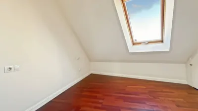 Dúplex en venta en Calle de Luis Portones, Berruguete (Distrito Tetuán. Madrid Capital) de 385.000 €