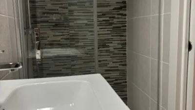 Piso en alquiler en Hospitales, Ermitagaña-Mendebaldea-Etxabakoitz (Pamplona - Iruña) de 1.800 €<span>/mes</span>