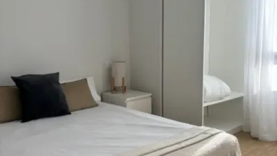 Piso en alquiler en Hospitales, Ermitagaña-Mendebaldea-Etxabakoitz (Pamplona - Iruña) de 1.800 €<span>/mes</span>