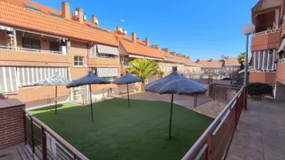 Dúplex en venta en Calle de José Antonio, 22, Sevilla la Nueva de 399.900 €