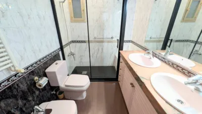 Piso en venta en Carrer de Lugo, El Carmel (Distrito Horta-Guinardó. Barcelona Capital) de 428.900 €