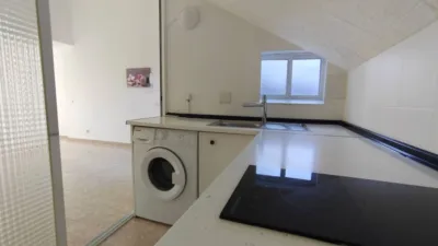 Top-floor apartment on Calle de la Constitución photo 9