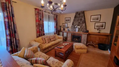 Townhouse in Valdastillas photo 14