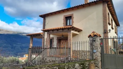 Townhouse in Valdastillas photo 3