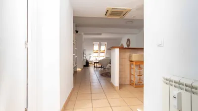 Piso en alquiler en Calle de Angelita Cavero - Imagen 2