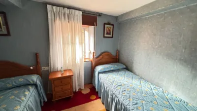 Casa pareada en venta en Calle de la Iglesia, 15 - Más