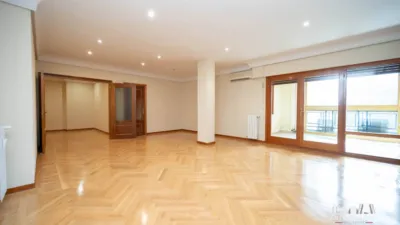 Piso en alquiler en Pasaje de Caleruega - Imagen 4