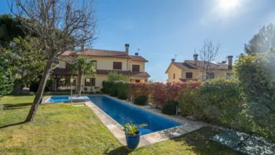 Semi-detached house on Calle de la Peña del Tejo photo 2