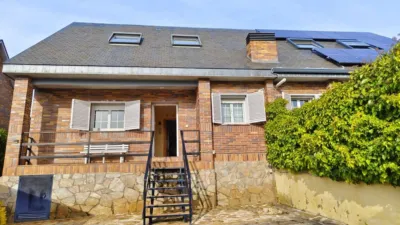 Casa pareada en venta en Calle Calle Navaluenga - Més