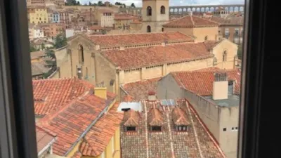 Piso en alquiler en Ezequiel Gonzalez, Centro (Segovia Capital) de 950 €<span>/mes</span>