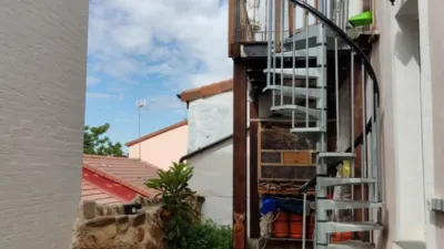 Casa adosada en venta en Faldas del Castillo, La Florida-San Pedro (Soria Capital) de 202.000 €