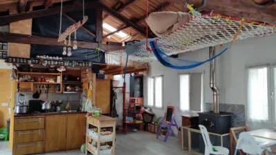 Casa adosada en venta en Faldas del Castillo, La Florida-San Pedro (Soria Capital) de 202.000 €