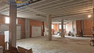 Local comercial en venta en Avenida Brañas, 60 - Més