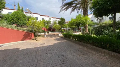 House on Orellana Street photo 18