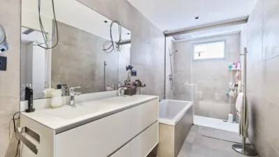House on Maria Reina Street photo 24