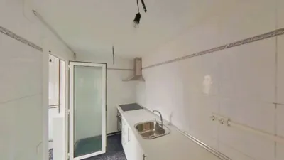 Apartment on Carrer de Tortosa, 115 photo 5
