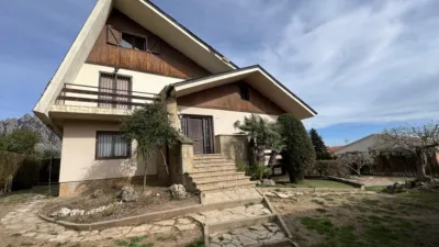 House on Figueres Street photo 2