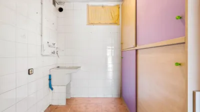 Detached house with garden and pool for sale in La Palma de Cervelló. The ground floor features a garage and laundry room. The first floor comprises the living-dining room, an extended open-plan kitchen, access to the rear terrace, and direct access to the garden barbecue area. The upper floor is arranged into 3 bedrooms (1 double with solarium, 1 double, 1 single), a bathroom with shower, air conditioning/heating in the living-dining room, and air conditioning in the upper floor hallway. Features include ceramic flooring, wooden railings, natural gas heating, aluminium windows, and wooden interior doors. Located close to essential amenities: nursery school, public school, library, supermarkets, restaurants, pharmacy, sports facilities, playgrounds, easy access to mountains for hiking, public bus transport, 19 km from Barcelona. API Number: A12369, Registration Number: 9526 photo 24