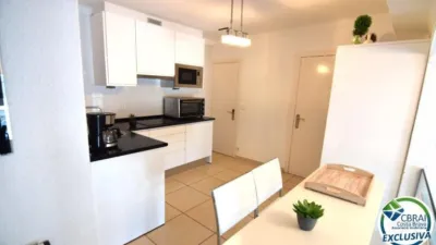 Apartment on La Muga Street, 2 photo 4