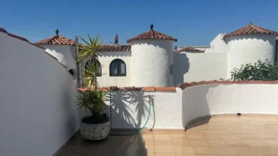 Townhouse on Calle de La Valira, 19 photo 5