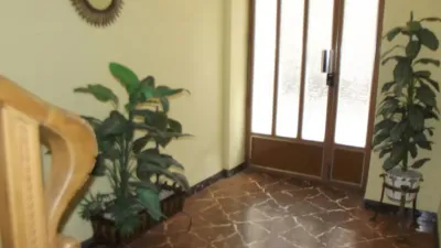 Casa en venta en Calle de Santa Lucía, cerca de Calle de Méndez Núñez - Vista 2
