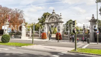 Piso en alquiler en Calle de Alfonso XII - Imagen 42