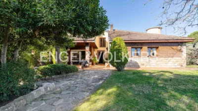 Villa in Villafranca del Castillo photo 2