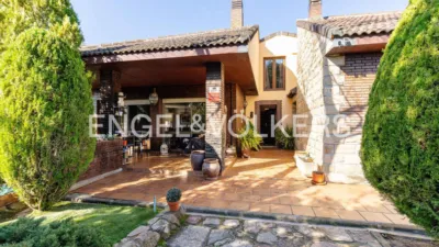 Villa in Villafranca del Castillo photo 50