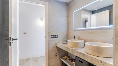 Casa en venta en San Ildefonso (Hospital Real), San Ildefonso (Hospital Real) (Distrito Beiro. Granada Capital) de 560.000 €