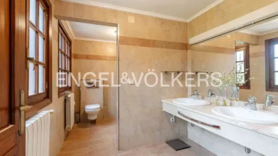 Villa in Villafranca del Castillo photo 20
