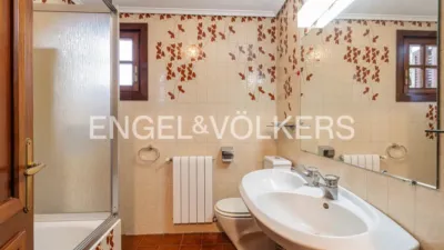 Villa in Villafranca del Castillo photo 26