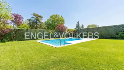 Villa in Villafranca del Castillo photo 32