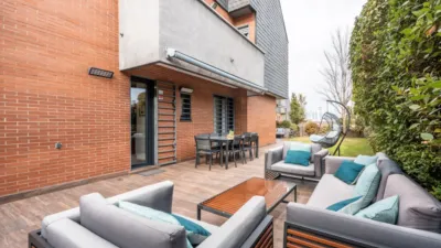 Semi-detached house in Parque Empresarial photo 2