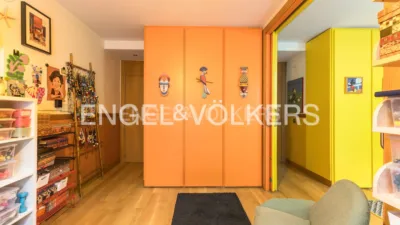Flat on Clara del Rey Street photo 16