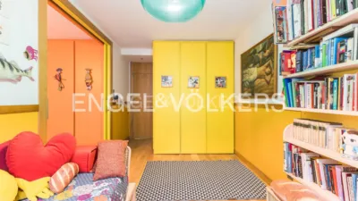 Flat on Clara del Rey Street photo 18