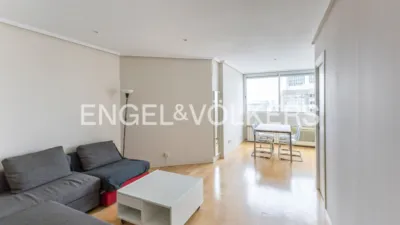 Piso en alquiler en Avenida del General Perón - Imagen 2