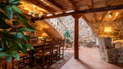 Casa rústica en alquiler en Travesía de la Caz, Torreiglesias de 3.000 €<span>/mes</span>