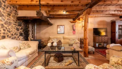 Casa rústica en alquiler en Travesía de la Caz, Torreiglesias de 3.000 €<span>/mes</span>