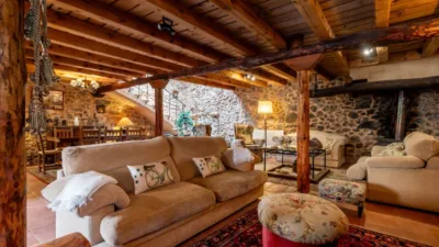 Casa rústica en alquiler en Travesía de la Caz, Torreiglesias de 3.000 €<span>/mes</span>