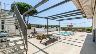 House on Sant Pere Abanto Street photo 3